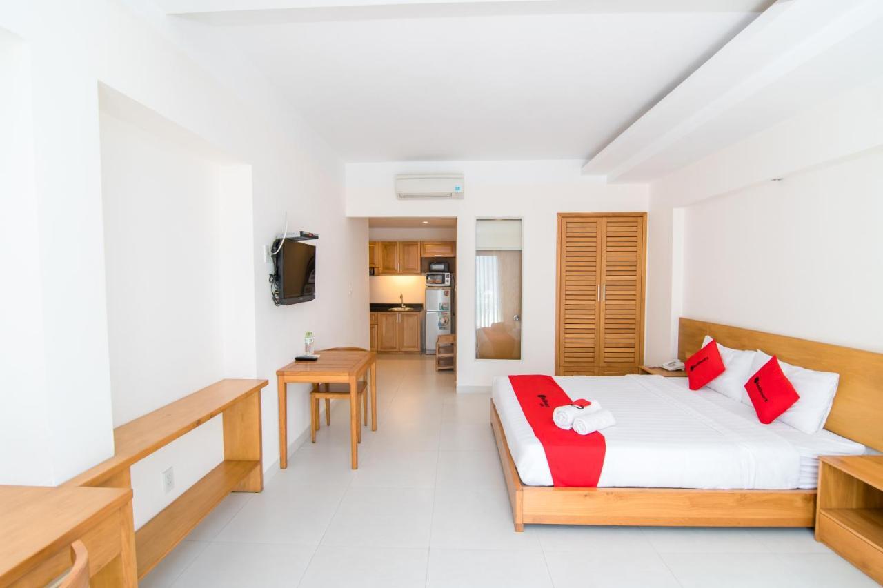 Reddoorz Plus Near Secc D7 Bandar Ho Chi Minh Luaran gambar