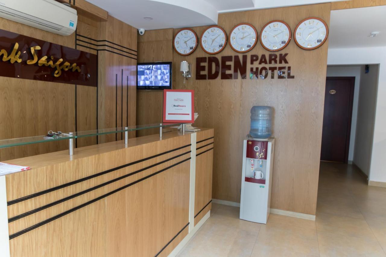 Reddoorz Plus Near Secc D7 Bandar Ho Chi Minh Luaran gambar