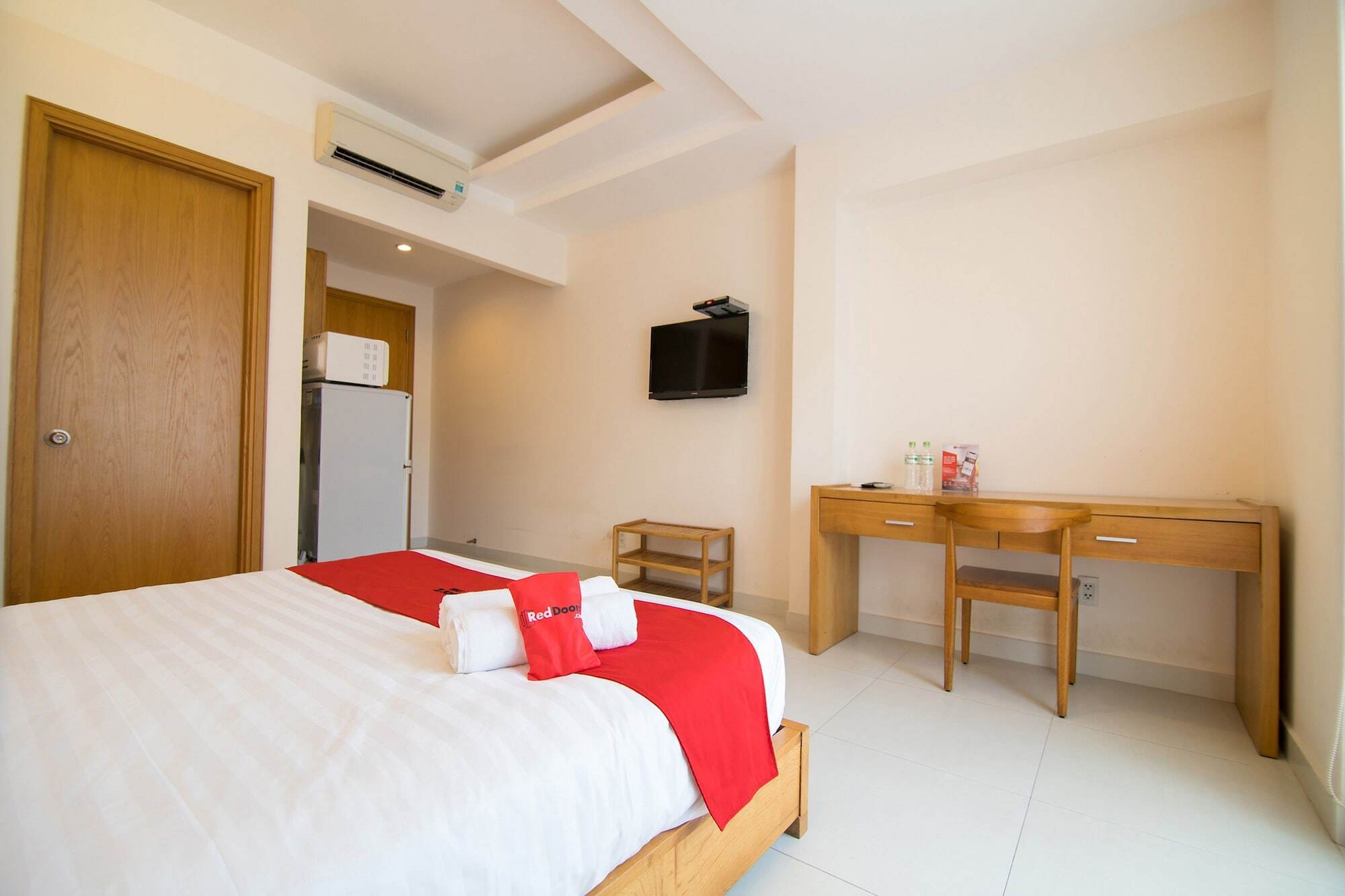 Reddoorz Plus Near Secc D7 Bandar Ho Chi Minh Luaran gambar