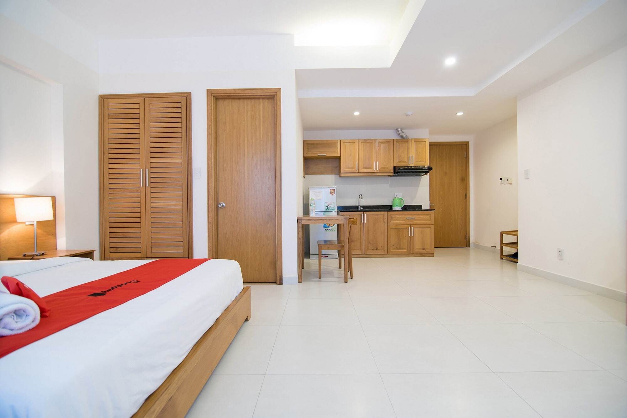Reddoorz Plus Near Secc D7 Bandar Ho Chi Minh Luaran gambar