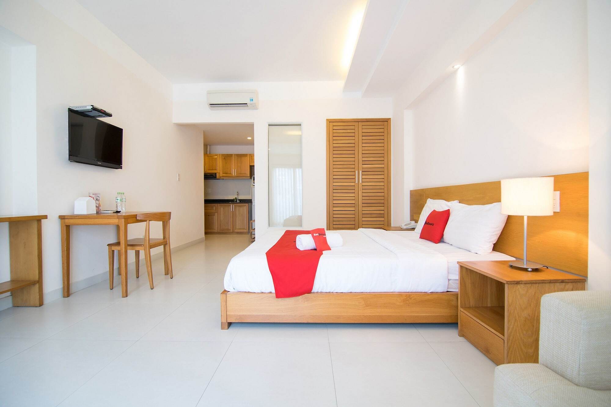 Reddoorz Plus Near Secc D7 Bandar Ho Chi Minh Luaran gambar
