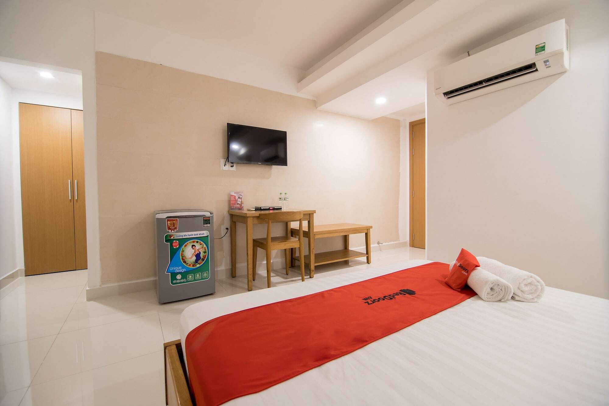 Reddoorz Plus Near Secc D7 Bandar Ho Chi Minh Luaran gambar