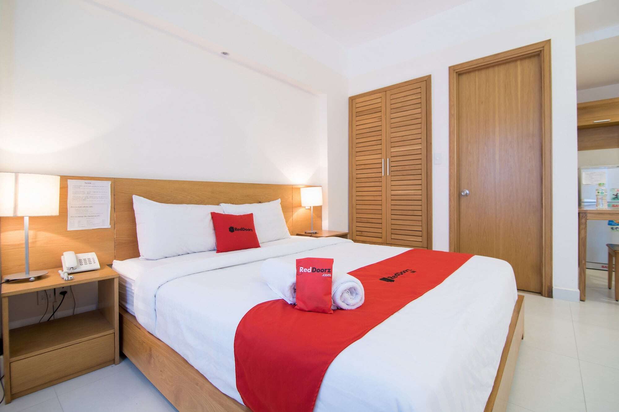 Reddoorz Plus Near Secc D7 Bandar Ho Chi Minh Luaran gambar