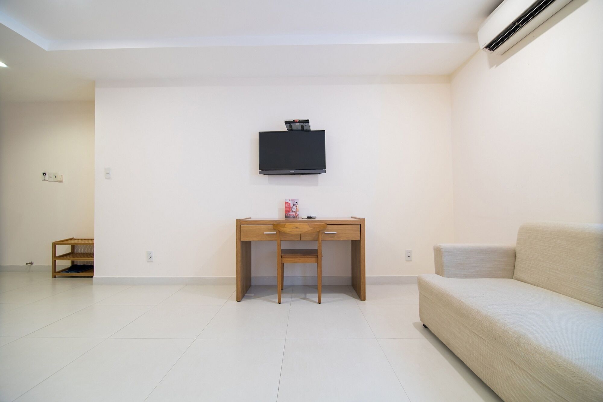 Reddoorz Plus Near Secc D7 Bandar Ho Chi Minh Luaran gambar