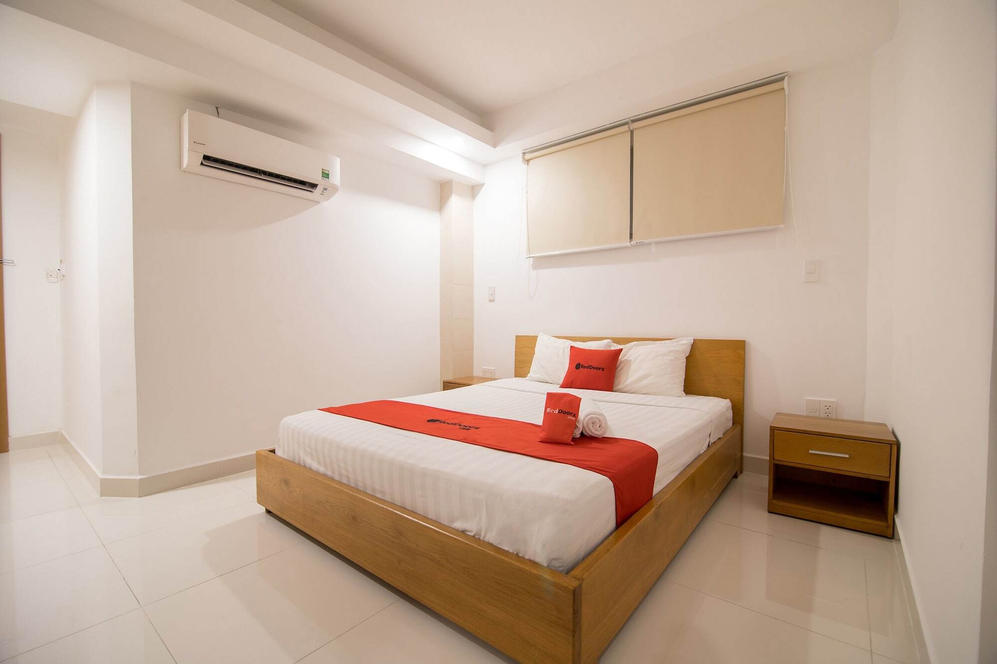 Reddoorz Plus Near Secc D7 Bandar Ho Chi Minh Luaran gambar